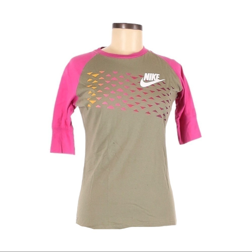 🌺 Nike Grey and Pink 3/4 Raglan Sleeve Active Top M